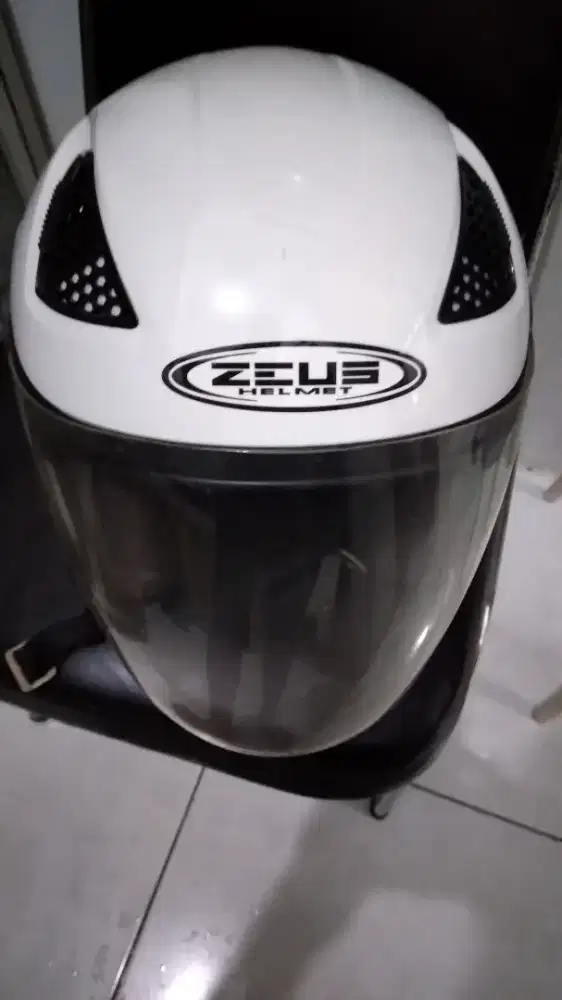 Jual helm zeus putih mulus
