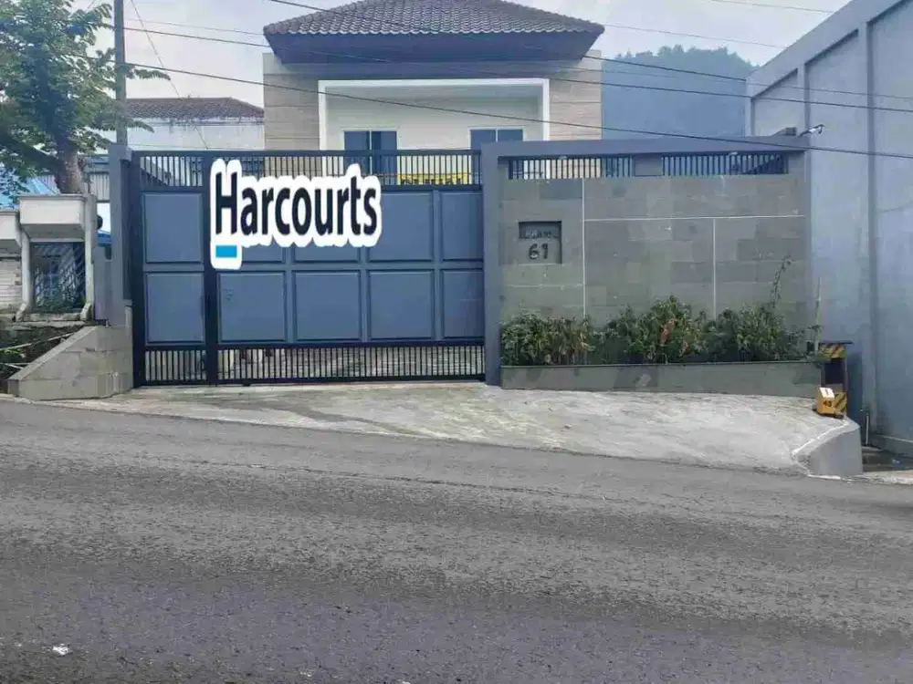 Dijual Villa Mewah Minimalis Modern di Jalan Lawu Tawangmangu Solo, Full Furnished.