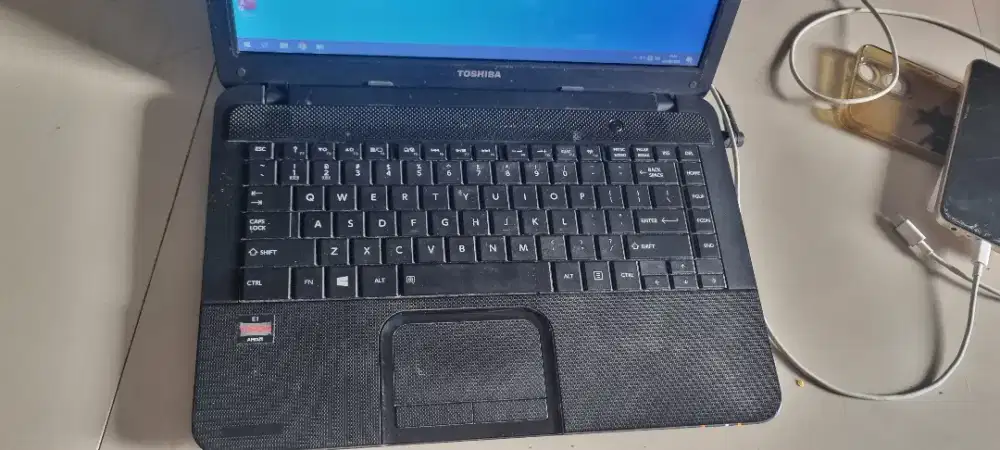 laptop.toshiba c800 amd vision murah meriah