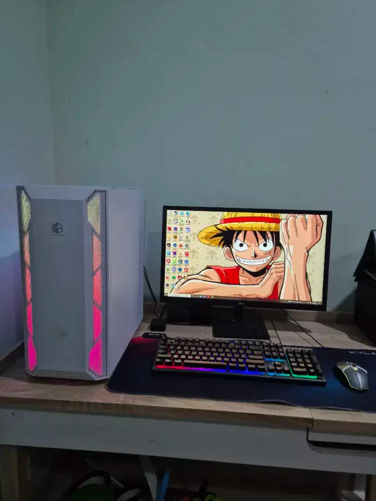 PC Gaming + Monitor LG 24 inci + keyboard dan mouse