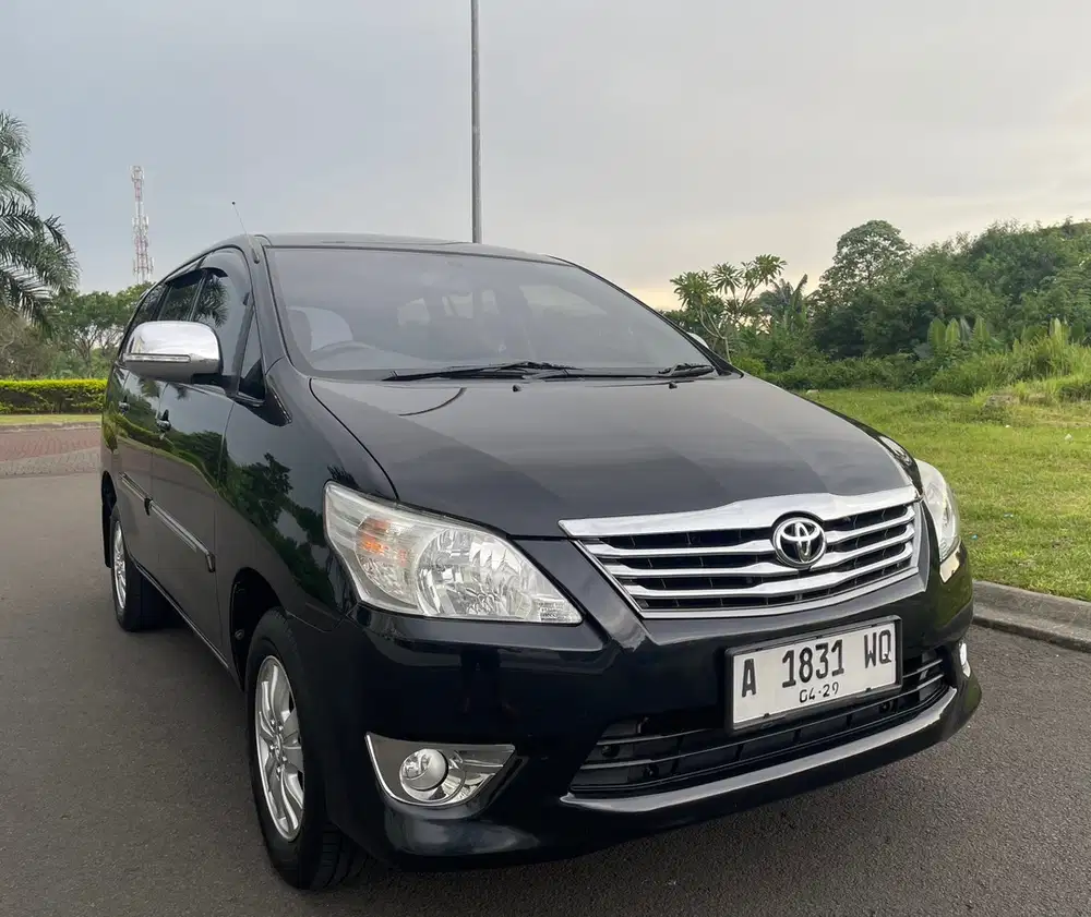 (LOW KM!) Toyota Grand Innova 2.0 G Bensin 2013 AT HITAM Matic / 2014