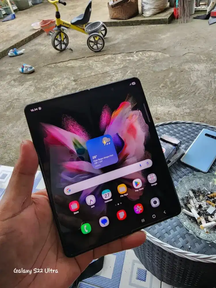 Samsung Galaxy Zfold 3 RAM 12/512GB seuper mulus istimewa resmi SEIN