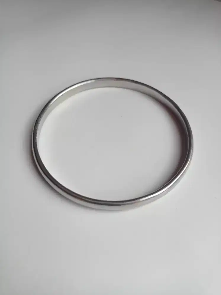 Gelang Perak Bermotif