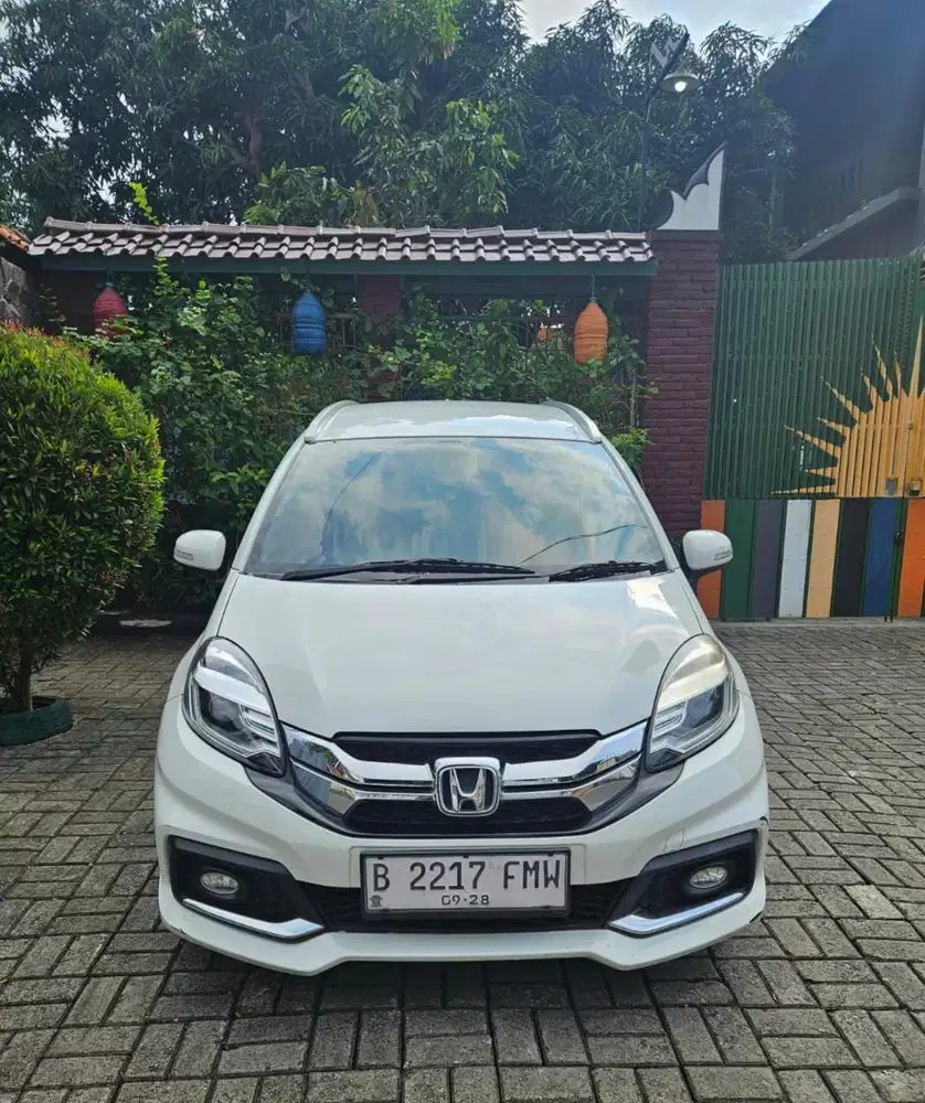 Honda Mobilio RS 2015 Matic (TANPA PERANTARA)