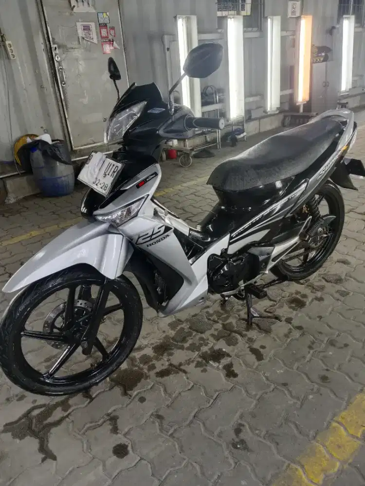 Supra 125 pgm fi 208