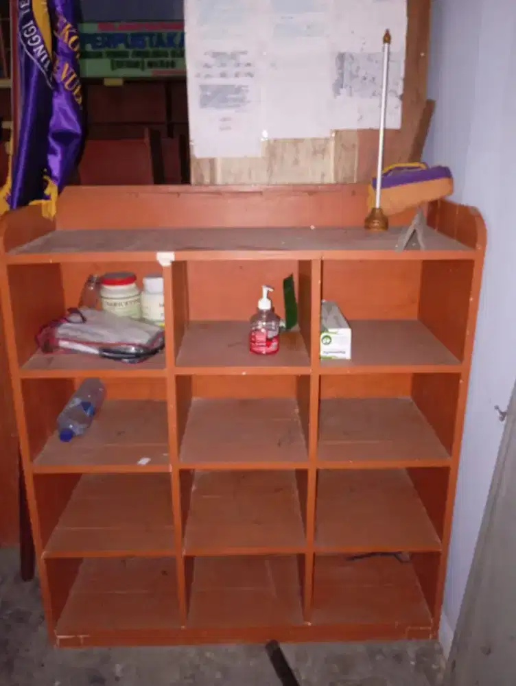 Lemari Rak Fungsional