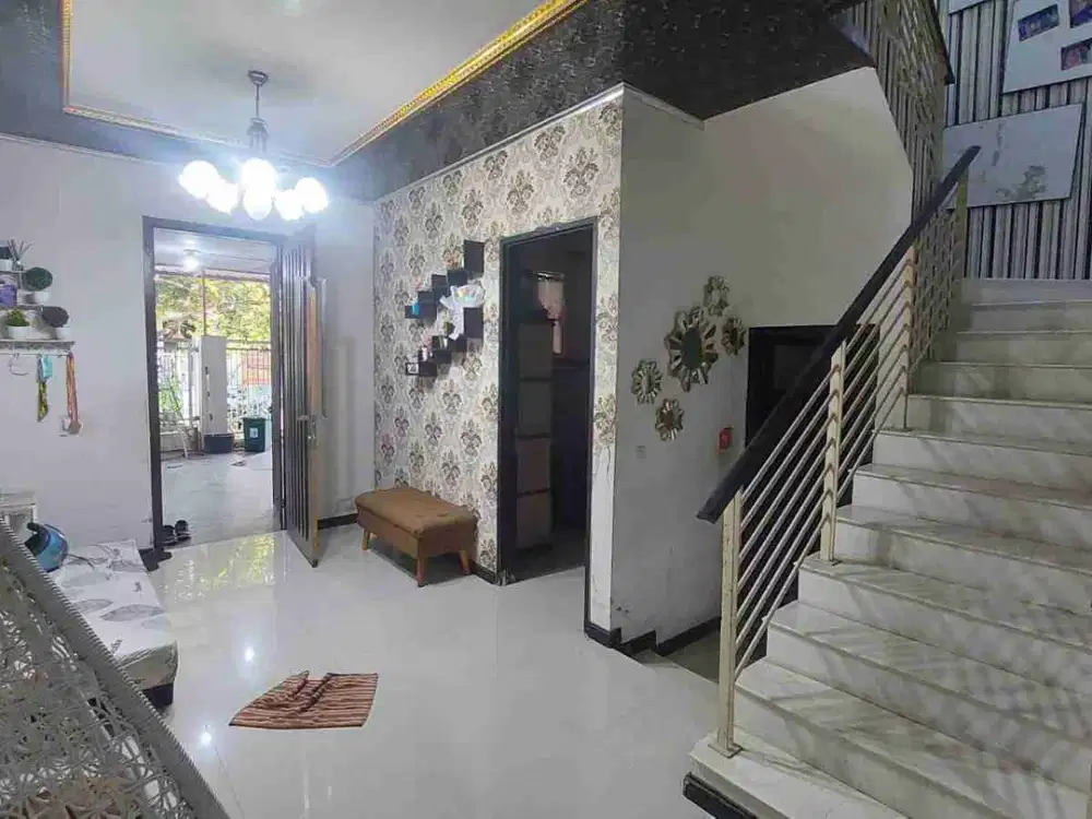Murah banget .. dijual rumah pantai mentari 2 lantai cuman 1 Man surabaya timur