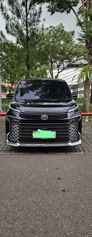 Toyota Voxy 2022 Bensin