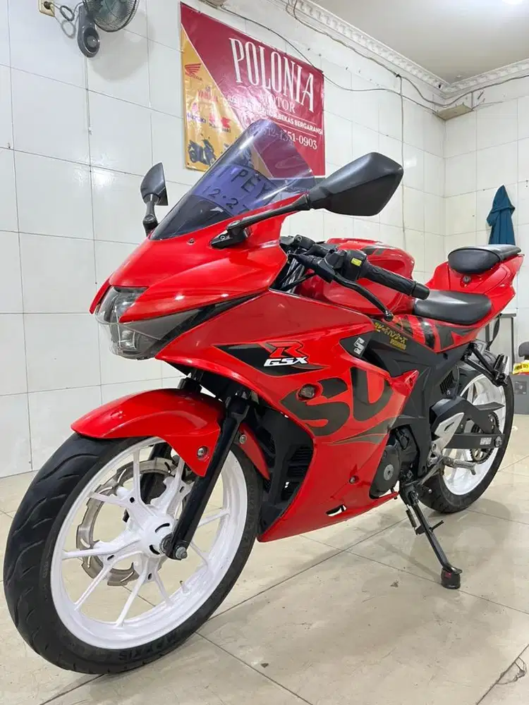 SUZUKI GSX R150 2017 / 2018 KM 38rb SURAT READY PLAT DKI
