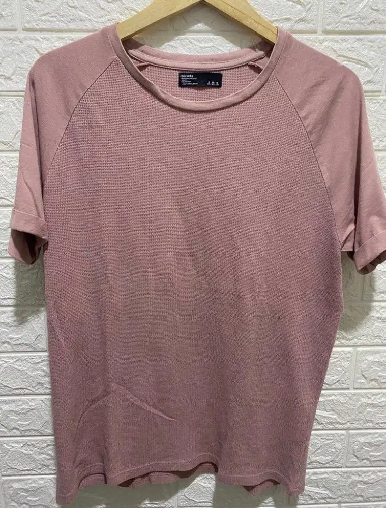 Kaos Bershka Size S