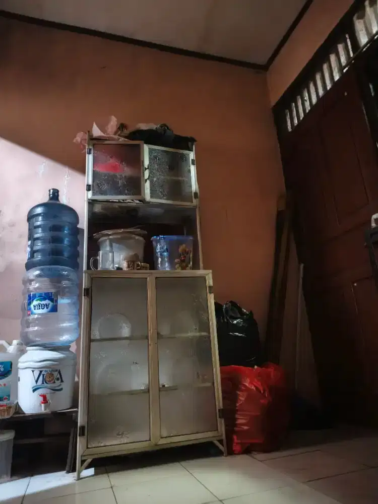 Rak Piring dan Gelas