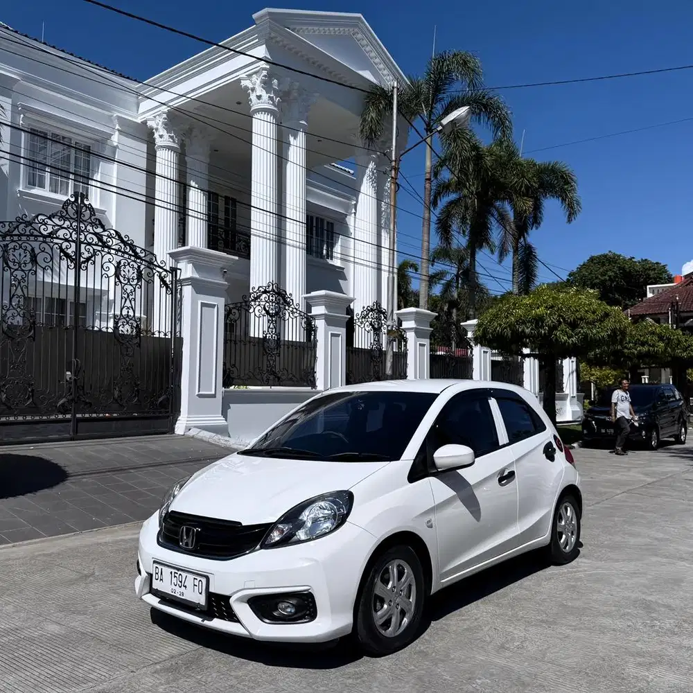 Dp 20 jt Honda brio e manual 2018 istimewa