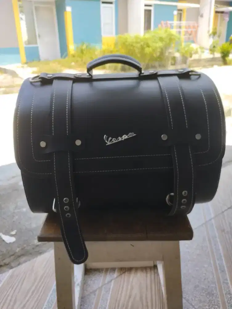 Box vespa bahan kulit