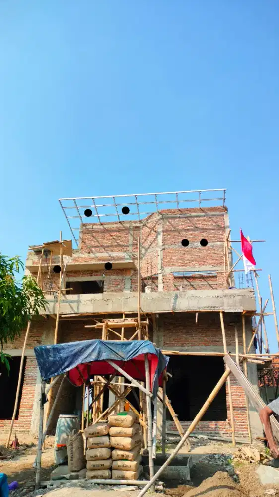Mengerjakan bangunan baru dan renovasi rumah ruko kantor