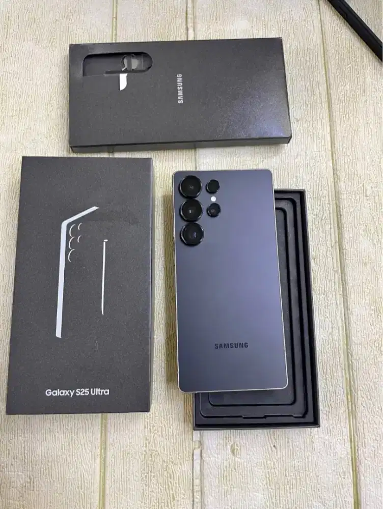 Samsung S25 Ultra Black Titanium ram 12Gb memory 256Gb