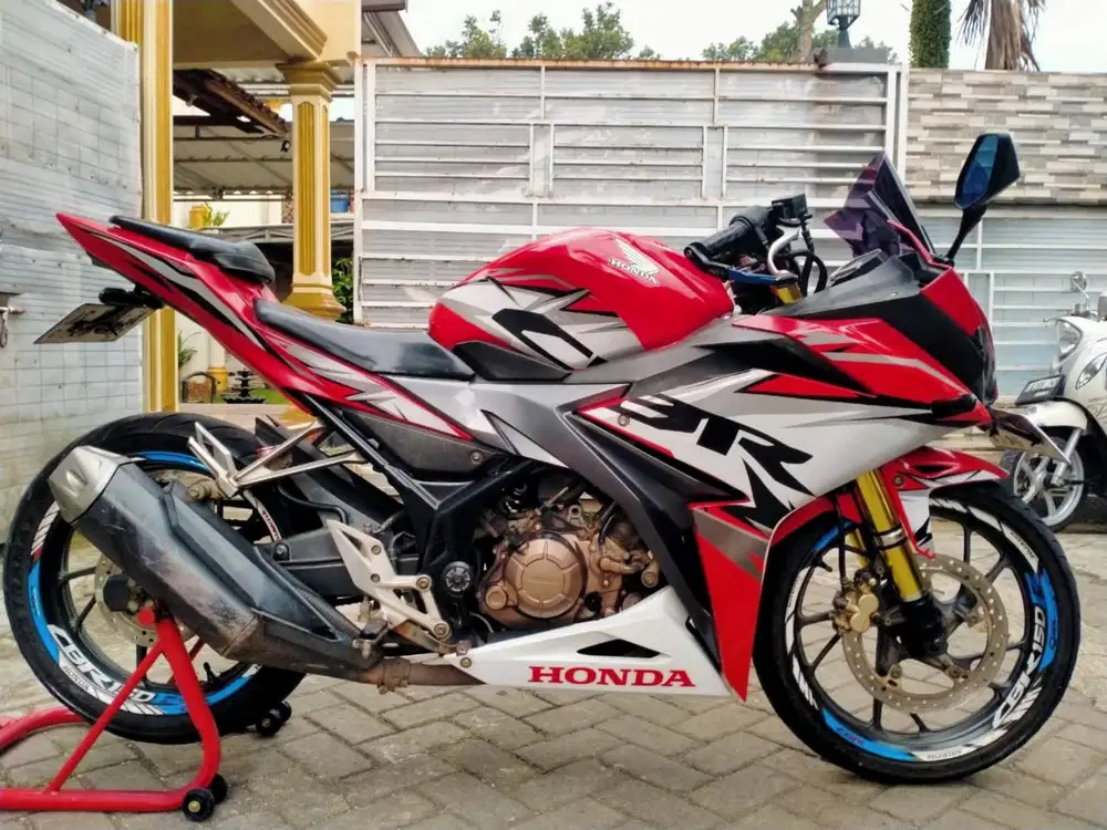Honda CBR facelift lengkap sehat mesin segel keterangan detail dibawah