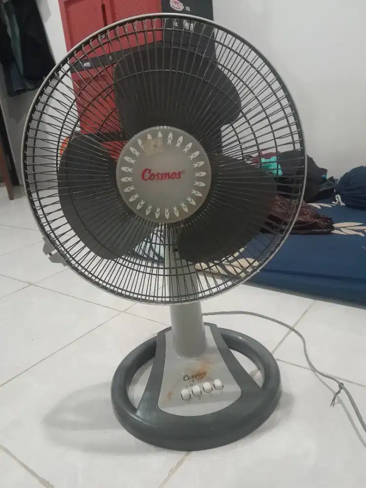 Jual kipas cosmos 12in 120.000 lok kartosuro garamsi 1 minggu