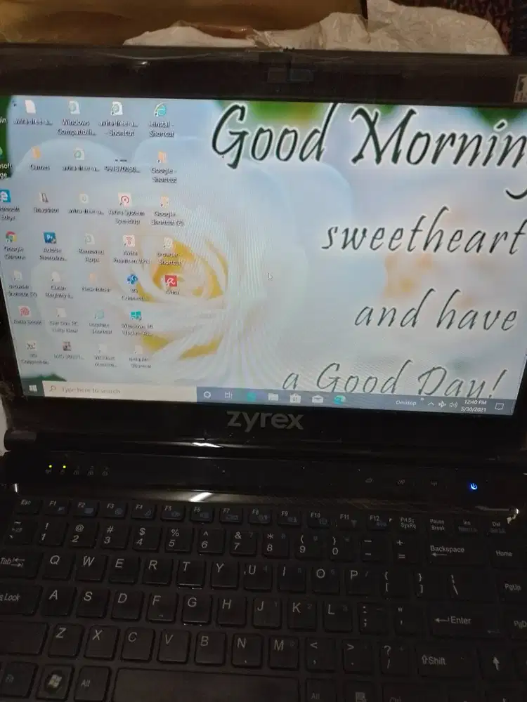 JUAL MURAH LAPTOP ZYREX SECOND W243 HU KONDISI BAGUS MULUS 750Rb