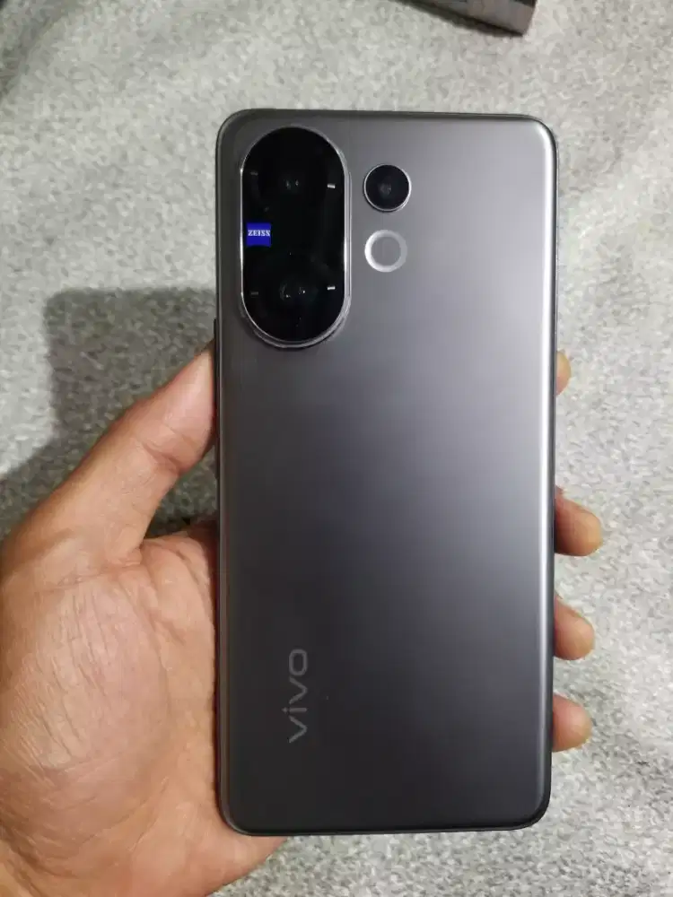 Vivo V60 5G Ram 12/256 GB Like new