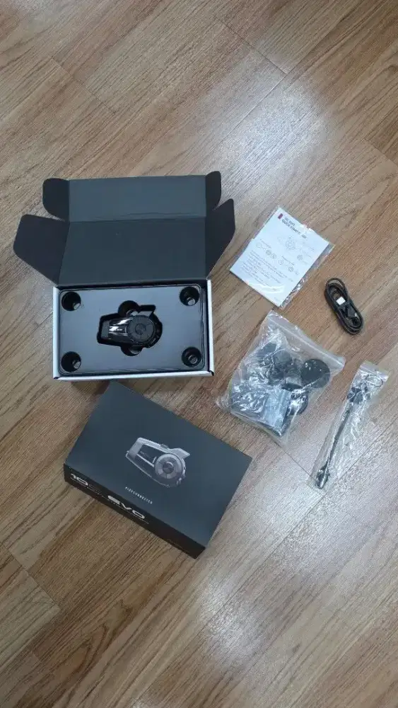 Sena 10C EVO intercom audio bluetooth headset touring helm komunikasi