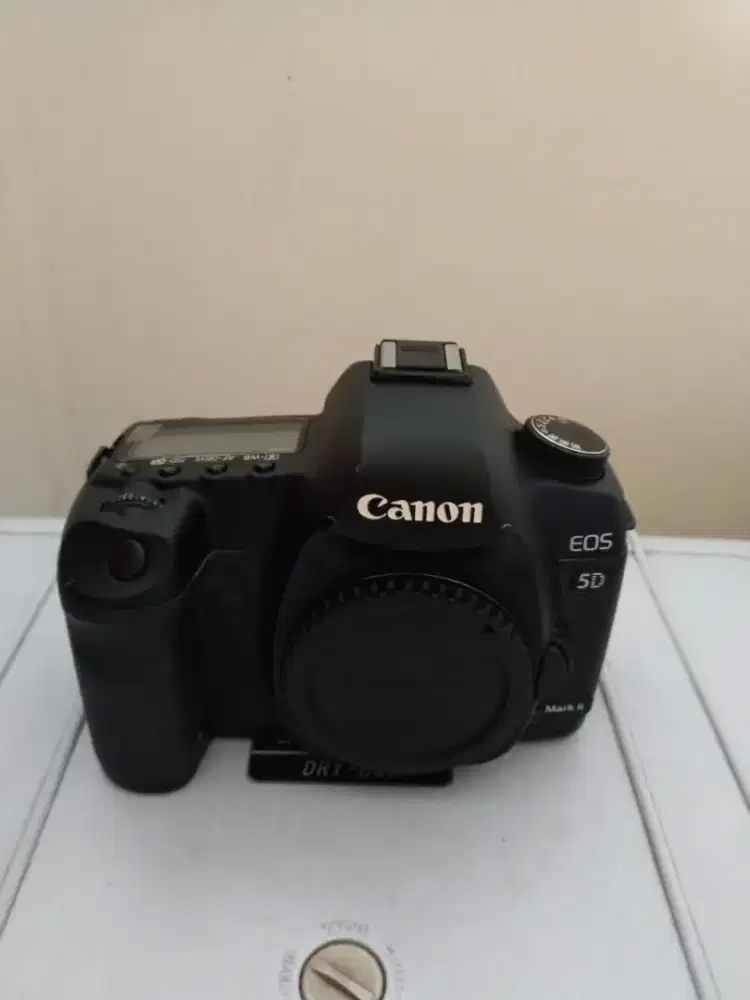 DIJUAL KAMERA CANON EOS 5D MARK II