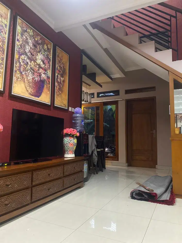 Dibutuhkan ART terutama ngasuh anak umur 4 tahun dan beres2 rumah