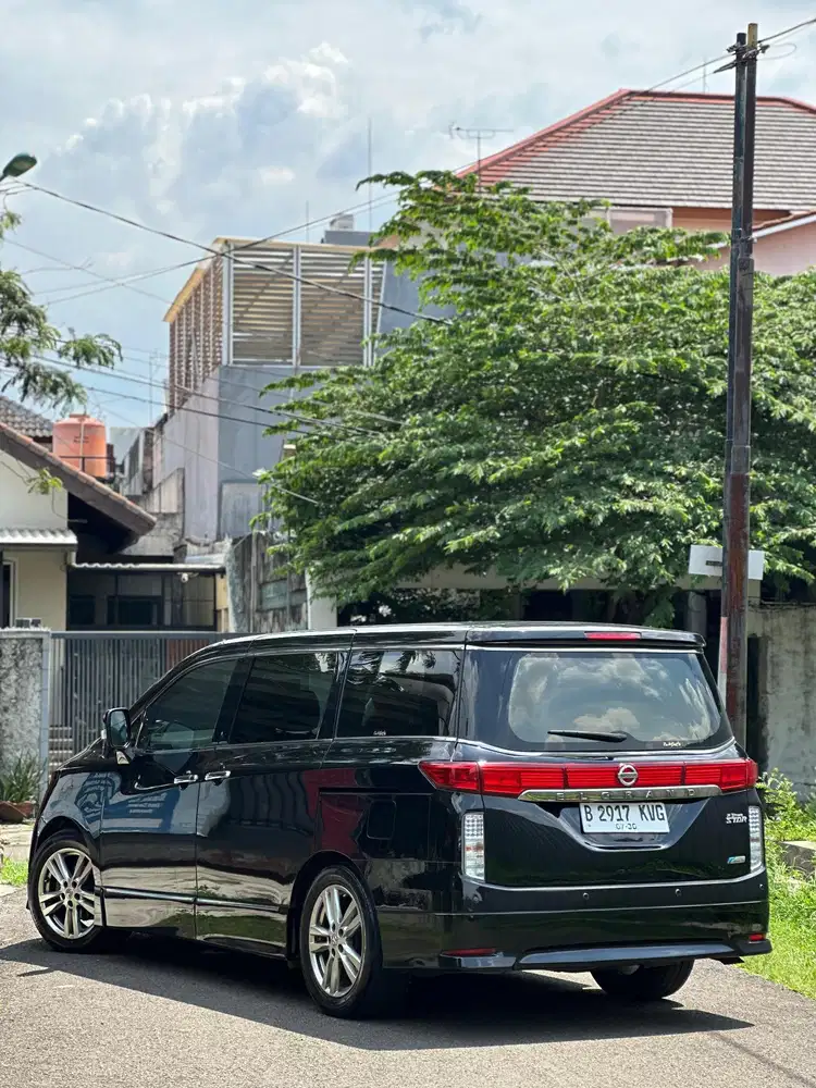 Nissan Elgrand 2011 Bensin