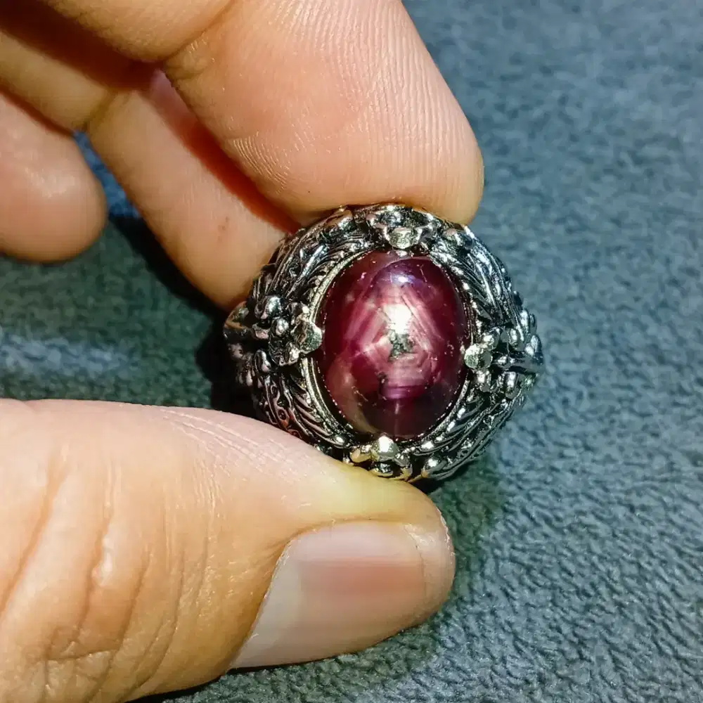 Red Blood Ruby Star 12.25 ct Ring Ukir