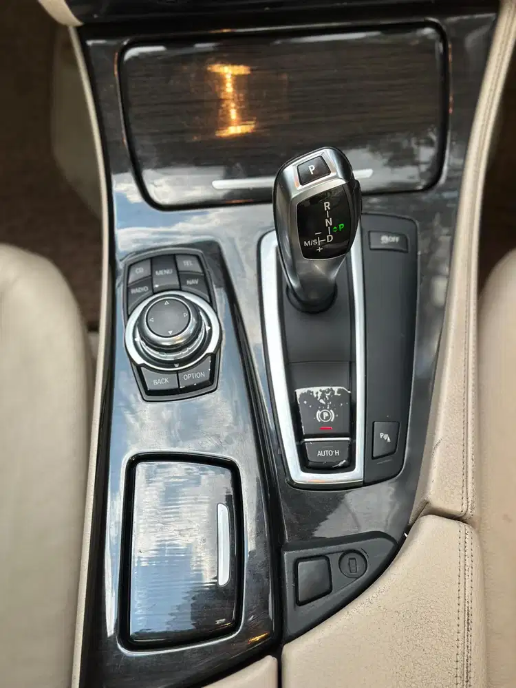 BMW 528i 2011 Bensin