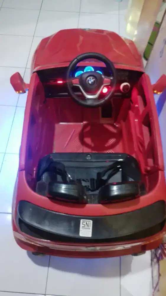 Mobil mainan anak aki