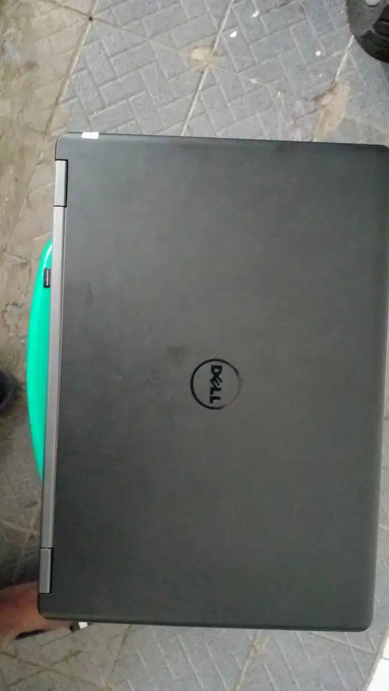 Merk DELL is-5200u