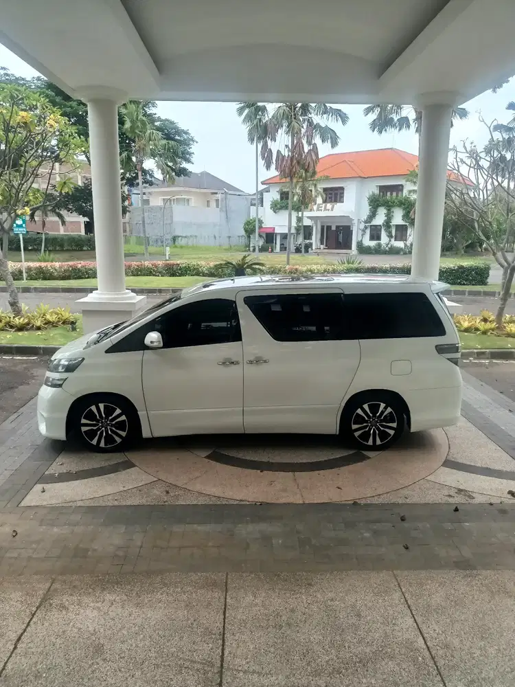 Toyota Vellfire 2.4Z 2010