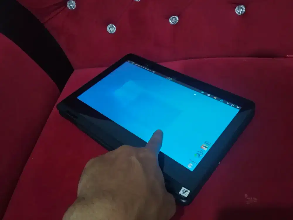 Laptop 2in1 touch flip thinkpad yoga slim generasi 8/RAM 8 SSD 256