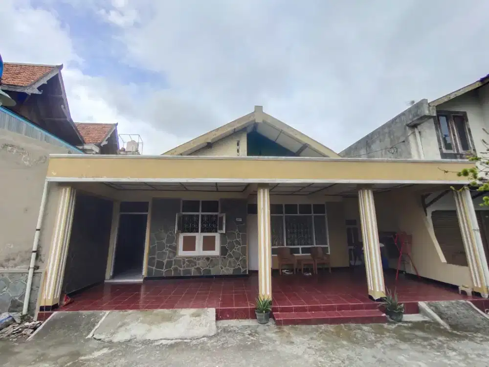 Di Jual Rumah Luas 238 m2 di Kasihan Yogyakarta