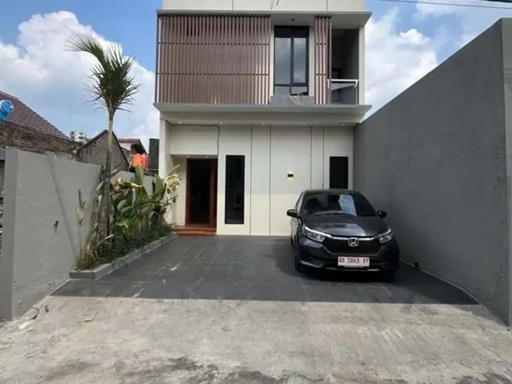 Banting HARGA !! Rumah 2 Lantai Mewah Design Kontemporer Lokasi Strategis Utara Stadion Maguwo/Jogjabay