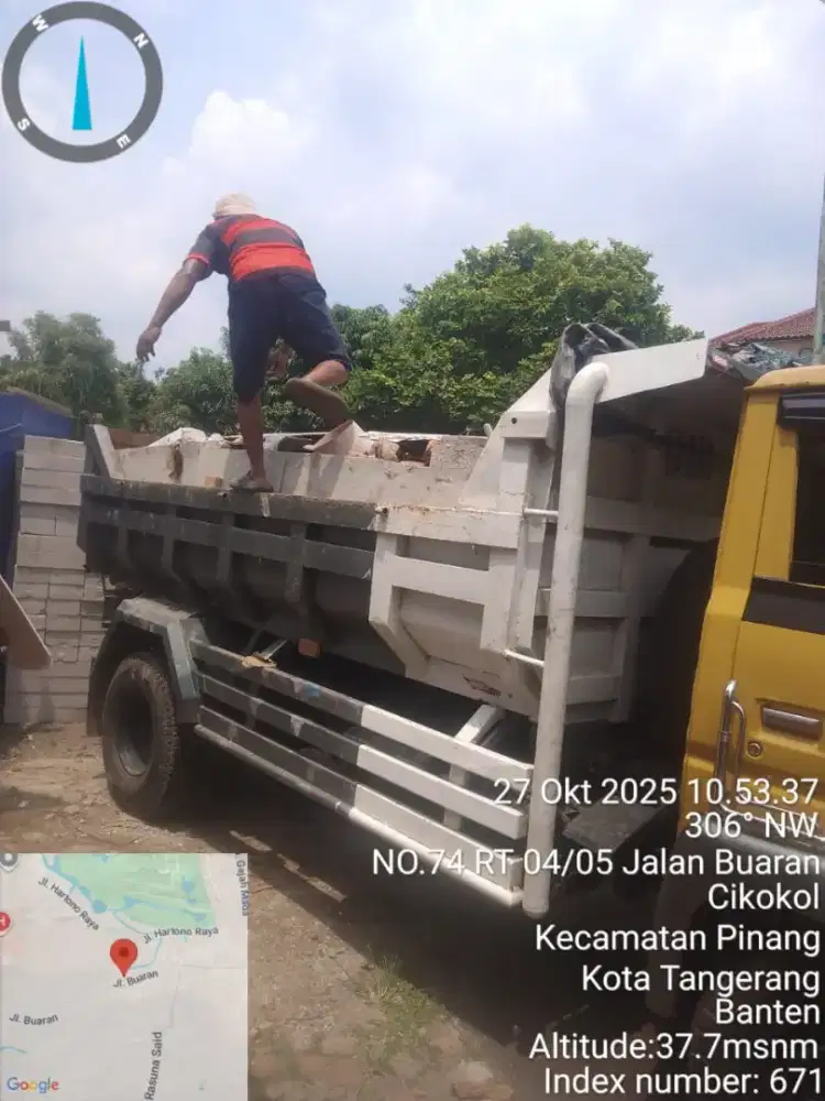 Jasa buang puing dan sampah