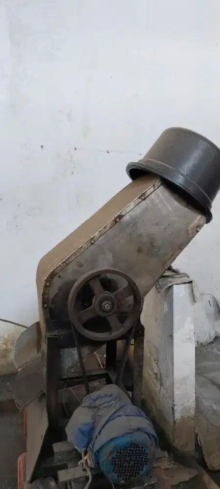 Perlengkapan pabrik bakso