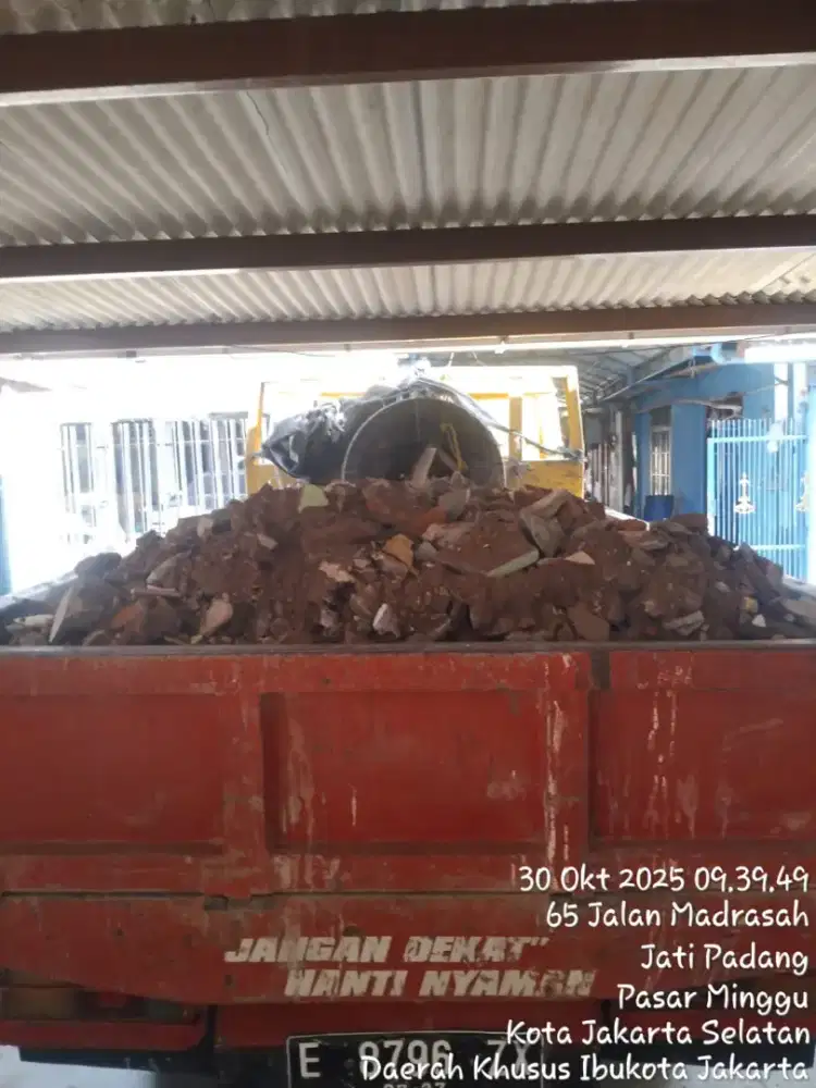 Jasa angkutan puing proyek