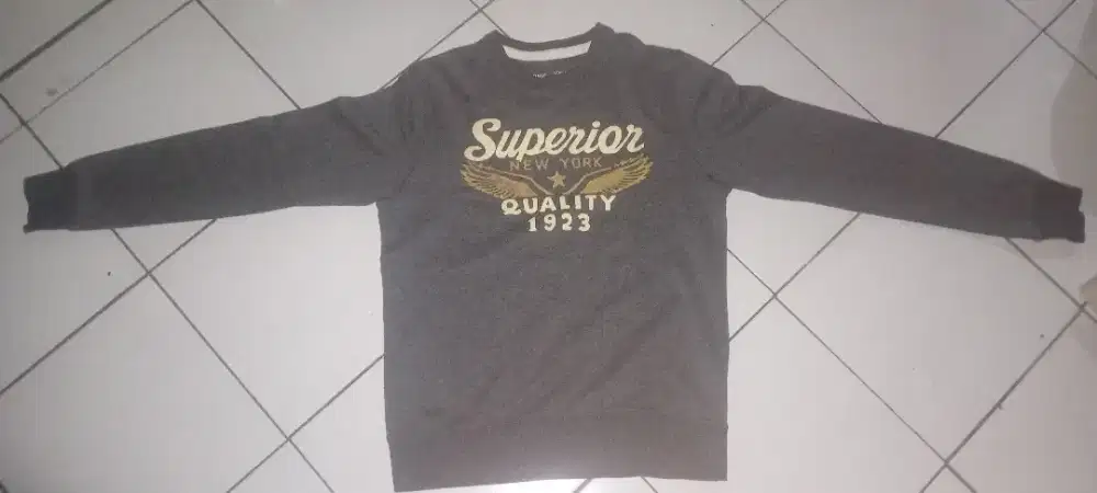 Sweater abu abu nya ka murah aja