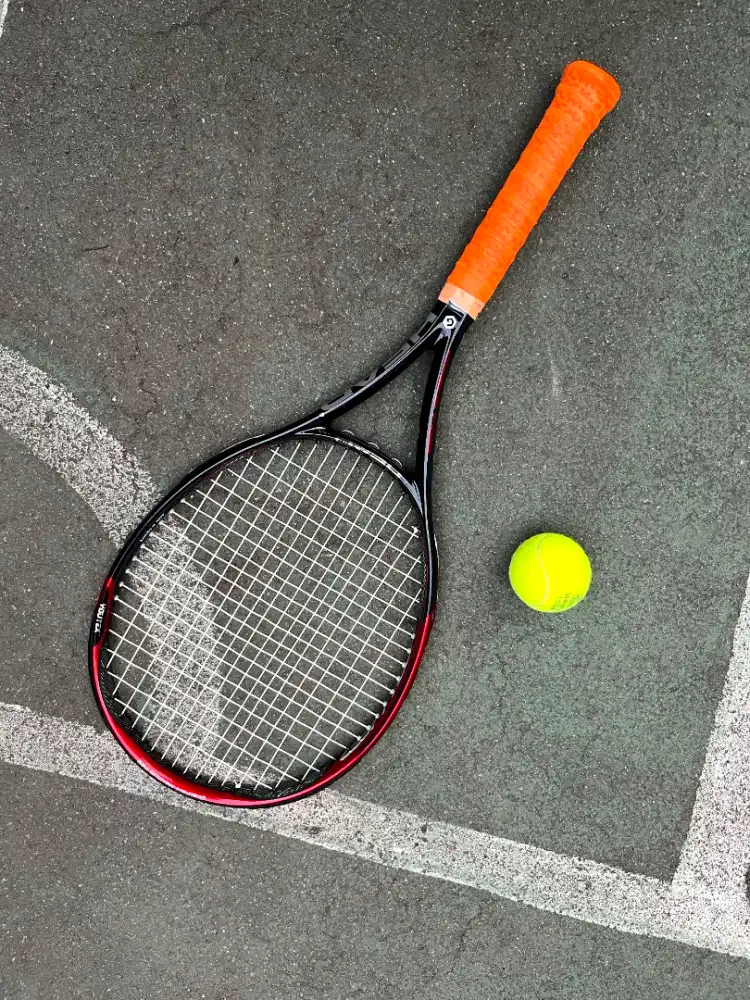 Raket Tenis merk HEAD