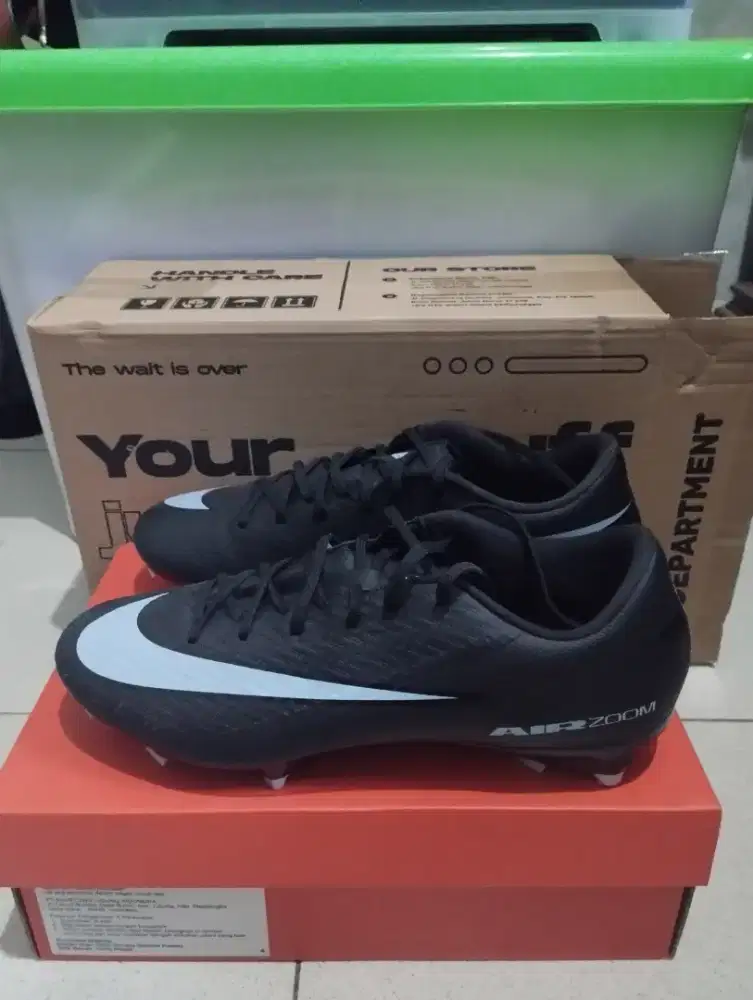 Sepatu Bola Nike Mercurial Vapor 16 Academy FG/MG