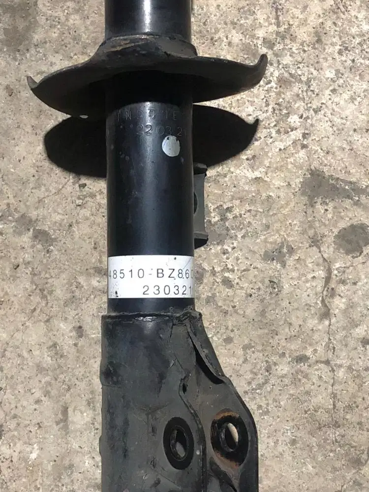 SHOCK DEPAN AYLA/AGYA 2012 - 2022, KANAN (SOPIR) ORI COPOTAN