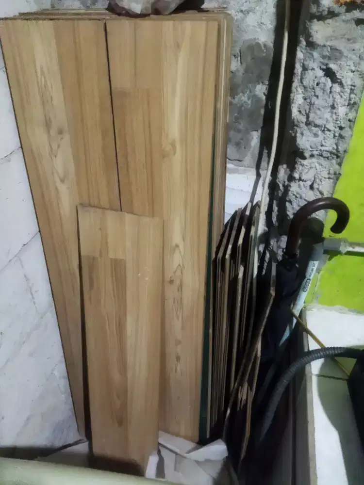 Jual vinyl lantai kayu