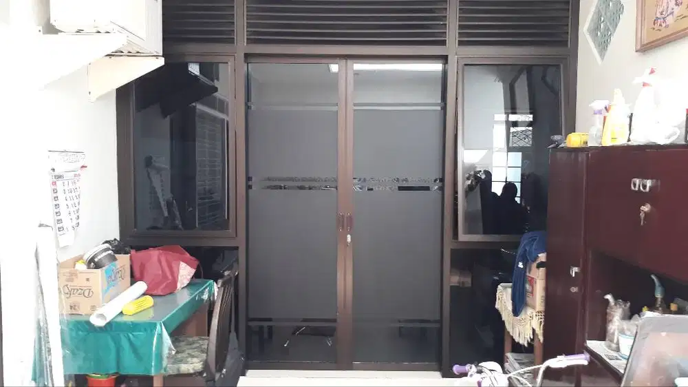 Sticker Sandblast Dan Kaca Film Gedung, Kantor, Hotel, Kost, & Kampus