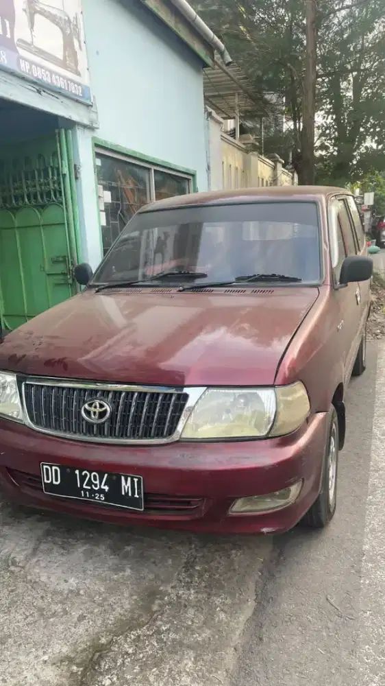 Mobil Toyota Kijang LSX keluaran 2000