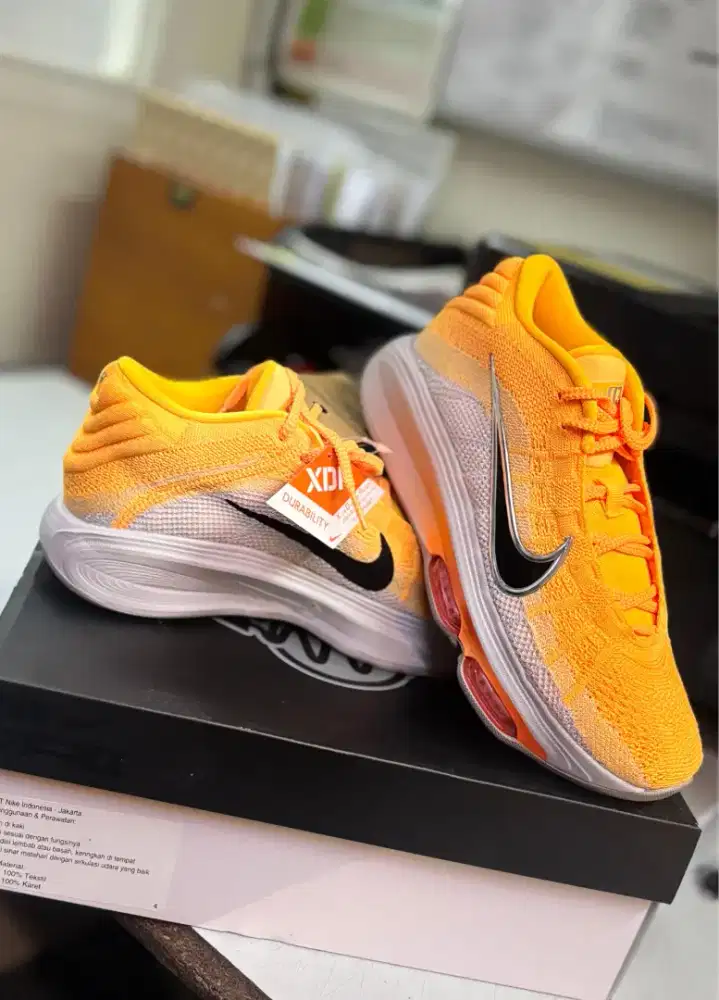 Sepatu Nike ukuran 40 original