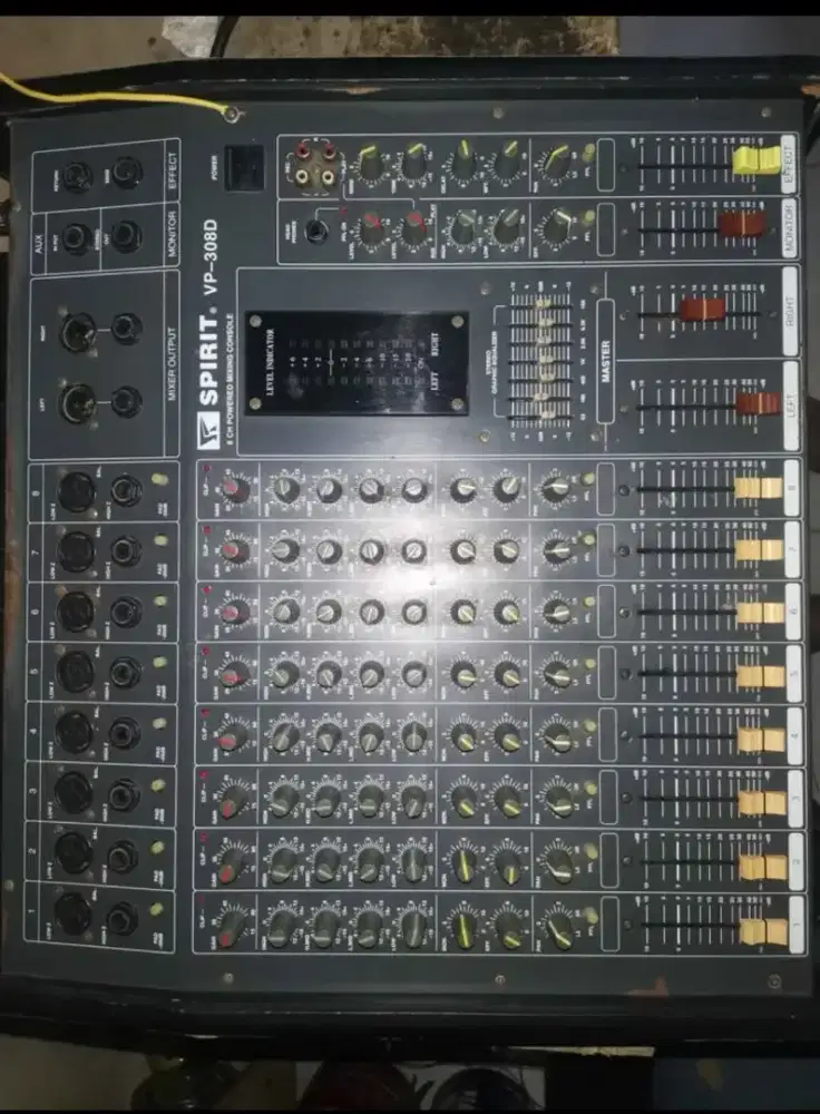 Mixer power audio spirit VP-408D