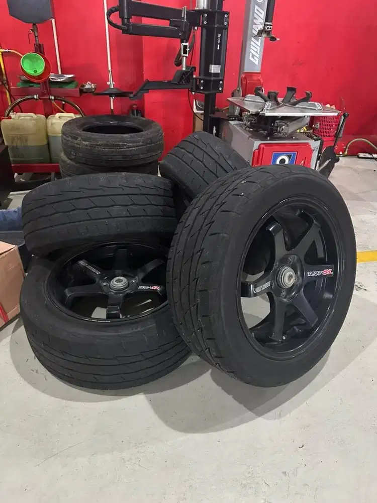 Jual Velg dan Ban spek untuk innova