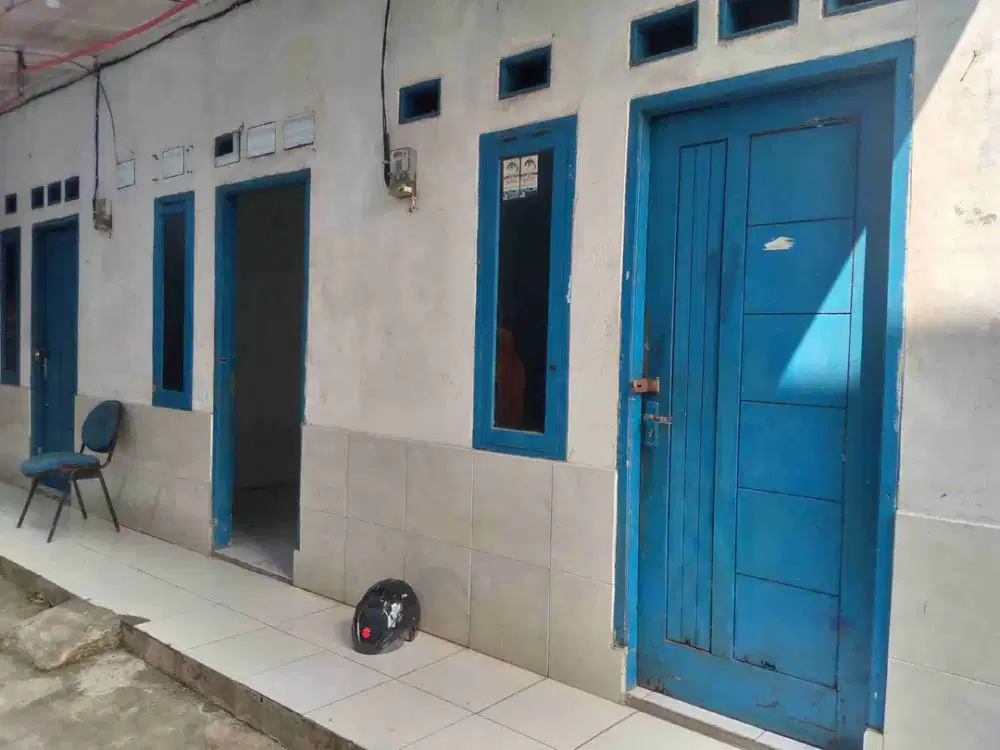 Rumah kontrakan 3 petak di Peusar Binong belakang taman Ubud Lippo Karawaci