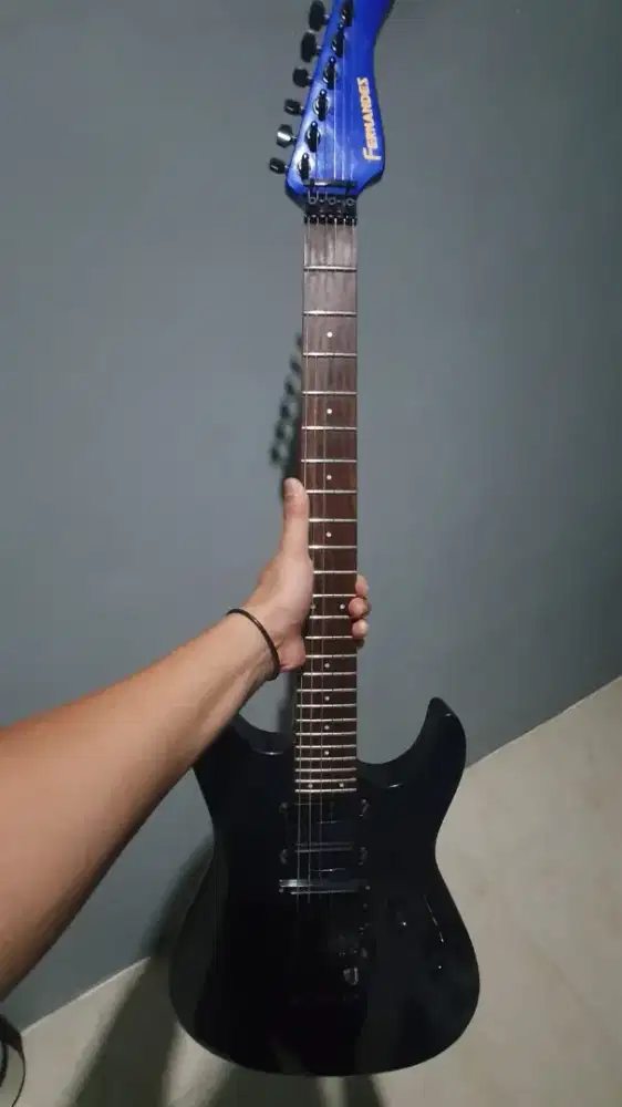 Gitar FERNANDES Japan